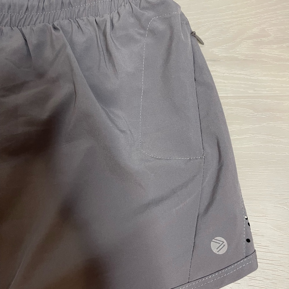 SAVVI Running Shorts - Picture 4 of 4